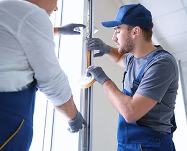 glass repair experts in Gilberts